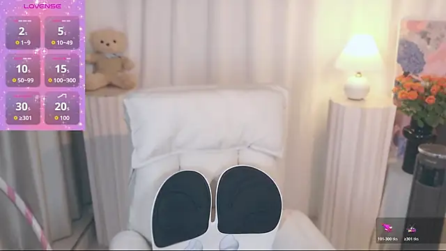 Snapshot of Seven-76 chatting on 11.16.25 Seven-76 online show from 11.16.25