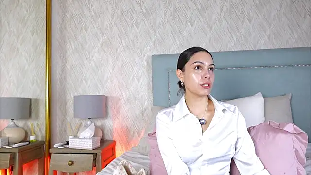 Sofy Bradd online show from 09.19.25