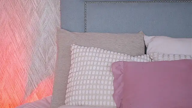 Sofy Bradd online show from 10.31.25