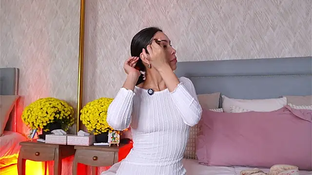 Sofy Bradd online show from 11.03.25