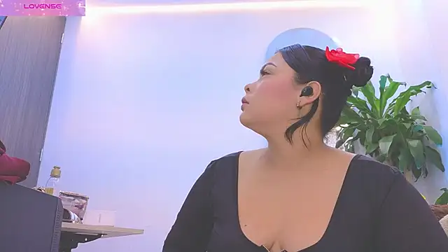 Daisy Price online show from 03.26.26