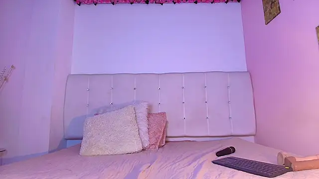 lilyth bloom online show from 12.17.25