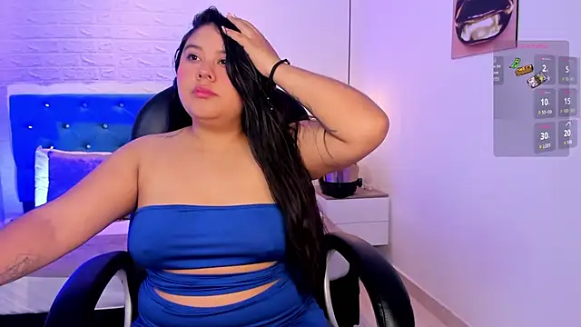 Snapshot of julieta_miller01 chatting on 10.14.25 julieta miller01 online show from 10.14.25