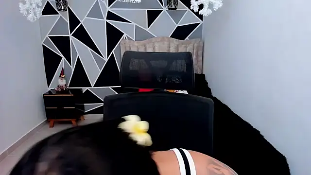 valeria-duarte online show from 12.14.25