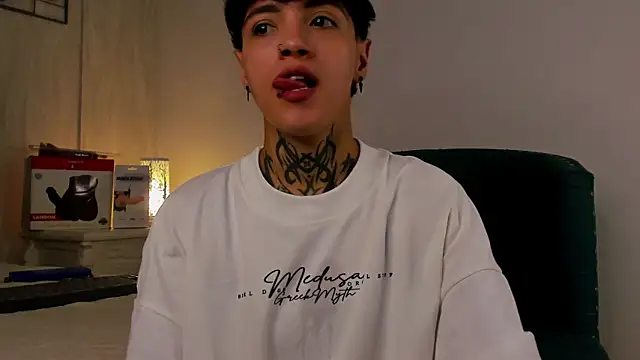 Snapshot of b3k_afrodict chatting on 11.24.25 b3k afrodict online show from 11.24.25