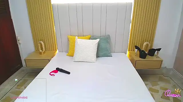 WildScarlet online show from 02.14.26