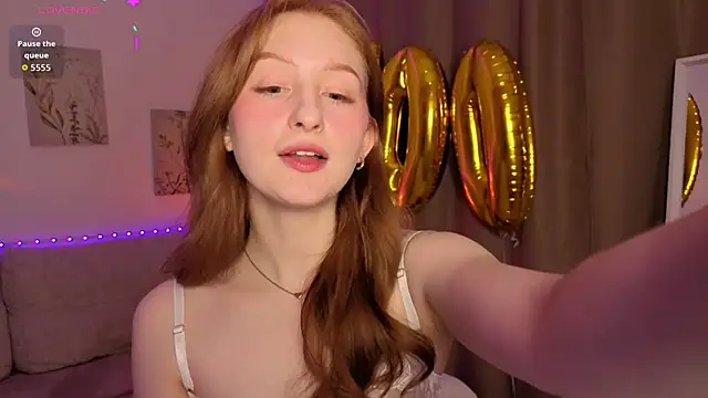 Snapshot of Betty_Twinkle chatting on 11.07.25 Betty Twinkle online show from 11.07.25