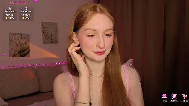 Snapshot of Betty_Twinkle chatting on 11.10.25 Betty Twinkle online show from 11.10.25