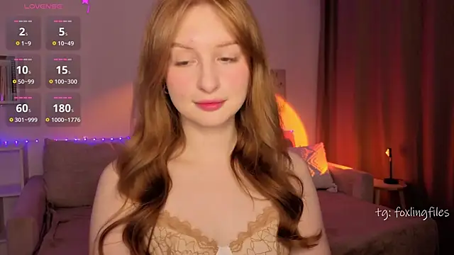 Snapshot of Betty_Twinkle chatting on 11.18.25 Betty Twinkle online show from 11.18.25