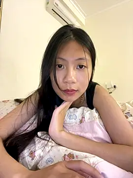 Snapshot of Lil-Gi chatting on 11.07.25 Lil-Gi online show from 11.07.25