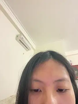 Snapshot of Lil-Gi chatting on 11.18.25 Lil-Gi online show from 11.18.25