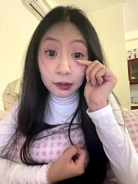 Snapshot of Lil-Gi chatting on 11.19.25 Lil-Gi online show from 11.19.25