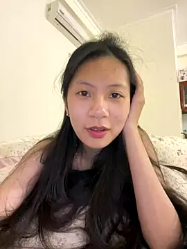 Snapshot of Lil-Gi chatting on 11.25.25 Lil-Gi online show from 11.25.25