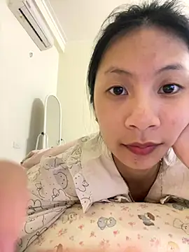 Snapshot of Lil-Gi chatting on 11.28.25 Lil-Gi online show from 11.28.25