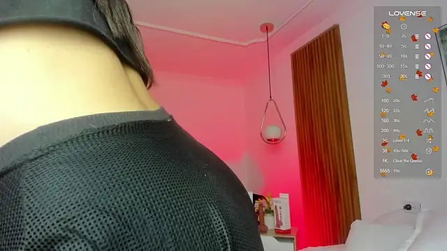 NicolWhite online show from 09.18.25