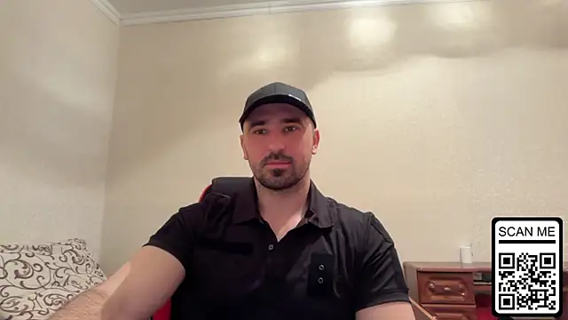 Snapshot of Hard_to_Obey chatting on 04.27.26 Hard to Obey online show from 04.27.26