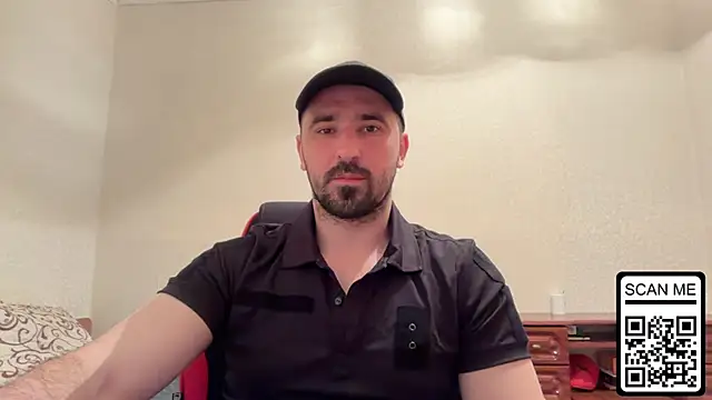 Snapshot of Hard_to_Obey chatting on 05.06.26 Hard to Obey online show from 05.06.26