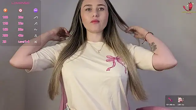 Snapshot of Veronika__Winslow_ chatting on 11.20.25 Veronika Winslow online show from 11.20.25