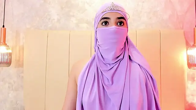 Snapshot of nayiraa_ chatting on 09.27.25 nayiraa online show from 09.27.25