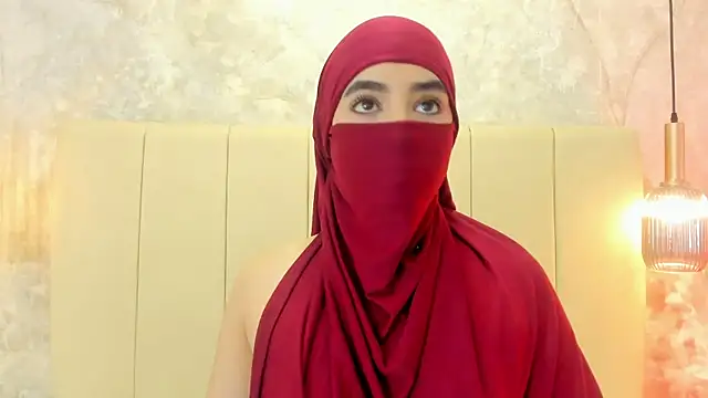 Snapshot of nayiraa_ chatting on 10.18.25 nayiraa online show from 10.18.25