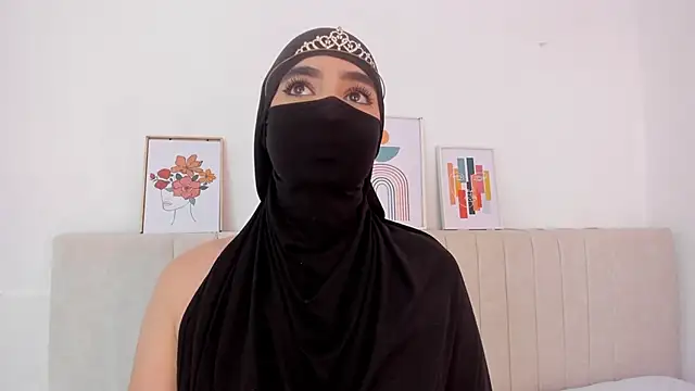 Snapshot of nayiraa_ chatting on 02.06.26 nayiraa online show from 02.06.26