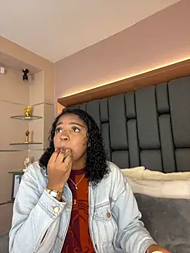 LisaMendez online show from 09.28.25