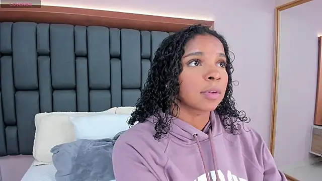 LisaMendez online show from 10.18.25