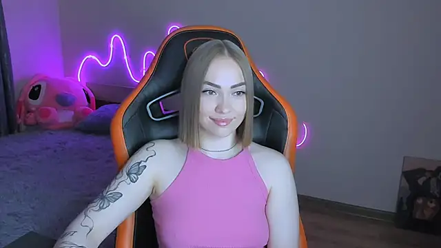 LaraKrein lk online show from 04.21.26