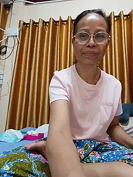 Snapshot of Mama_Eva_1 chatting on 08.04.26 Mama Eva 1 online show from 08.04.26