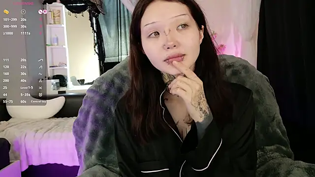 Snapshot of Lein_Bone chatting on 06.14.26 Lein Bone online show from 06.14.26
