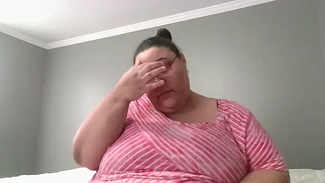 Snapshot of SexyBBW10790 chatting on 02.25.26 SexyBBW10790 online show from 02.25.26