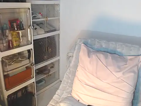 Snapshot of skinny_gracie chatting on 07.18.26 skinny gracie online show from 07.18.26