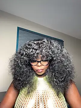 WomanNextdoor1 online show from 09.23.25