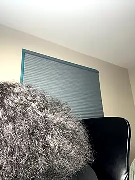 WomanNextdoor1 online show from 12.14.25