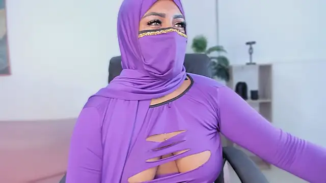 yasmin elite online show from 10.28.25