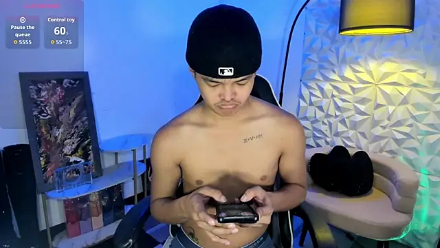 asianhugescott online show from 02.19.26