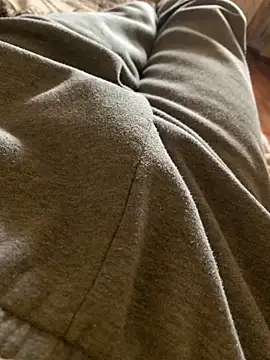 Snapshot of MuzzyFacing chatting on 04.07.26 MuzzyFacing online show from 04.07.26