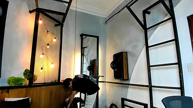 Dani mc1 online show from 10.17.25