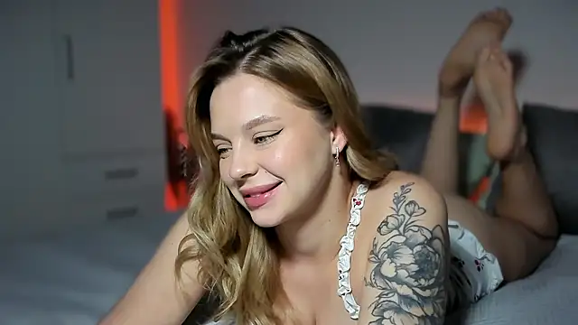 LilyFlamee online show from 02.11.26