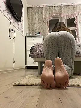 Snapshot of missevacrystal chatting on 11.16.25 missevacrystal online show from 11.16.25