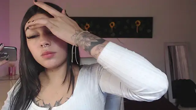 Snapshot of gabriella_live chatting on 11.29.25 gabriella live online show from 11.29.25