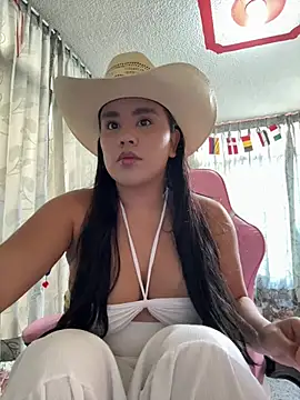 Snapshot of laure_torres chatting on 07.16.26 laure torres online show from 07.16.26