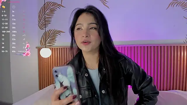 Snapshot of Valleriie_ chatting on 02.21.26 Valleriie online show from 02.21.26