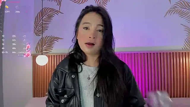 Snapshot of Valleriie_ chatting on 02.23.26 Valleriie online show from 02.23.26