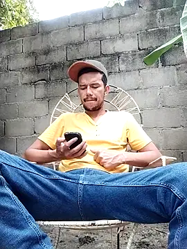 Snapshot of _andytop chatting on 12.03.25 andytop online show from 12.03.25