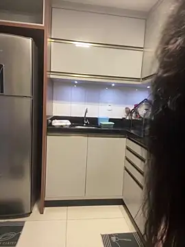 yumi-hot online show from 05.12.26