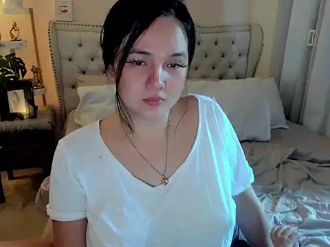 Snapshot of SweetHoney369 chatting on 06.17.26 SweetHoney369 online show from 06.17.26