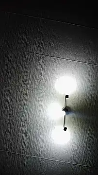 Reina Cummings online show from 12.05.25