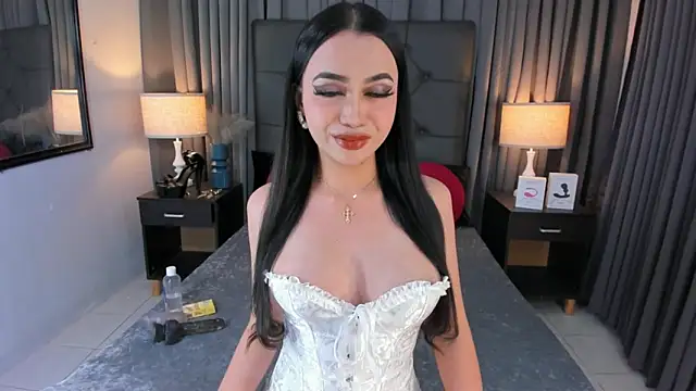 Snapshot of MiaMow chatting on 05.21.26 MiaMow online show from 05.21.26