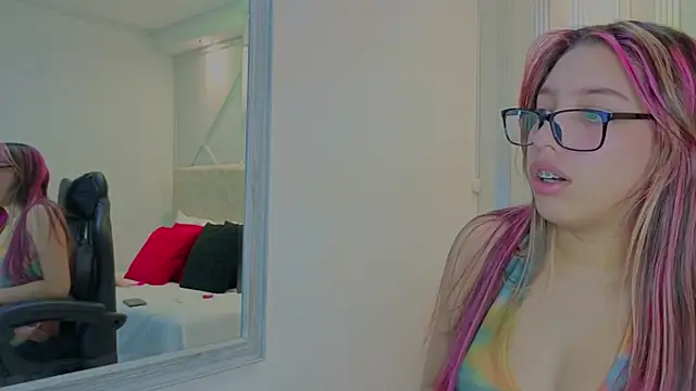 Snapshot of nami_sweet_ chatting on 10.08.25 nami sweet online show from 10.08.25